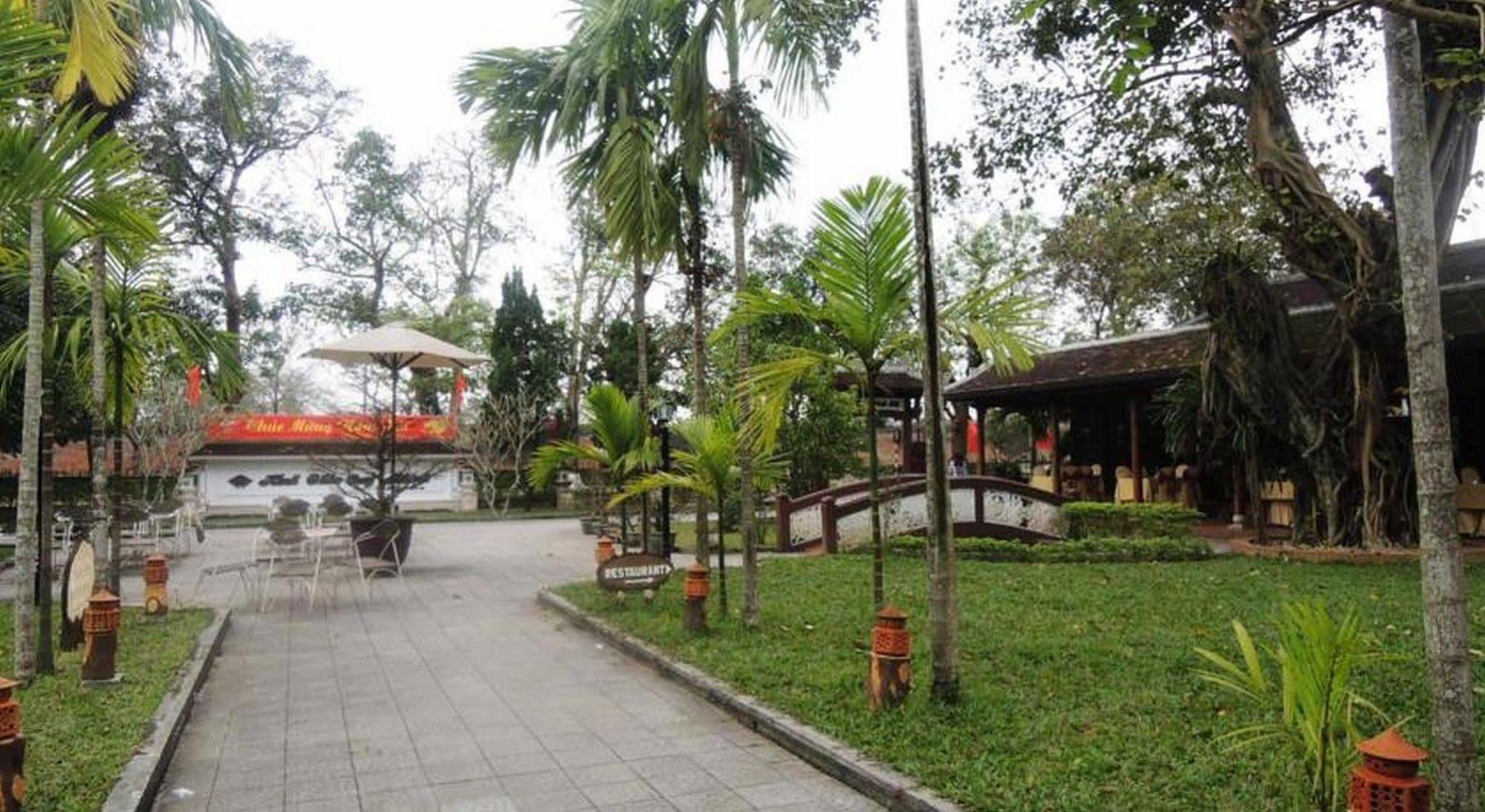Thanh Noi Hotel Hue Exterior photo